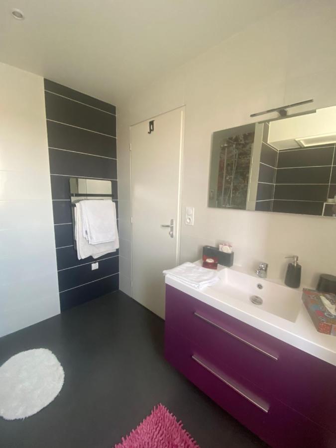 Chambre Avec Salle De Bain Privee Dans Maison Bourges Exterior foto